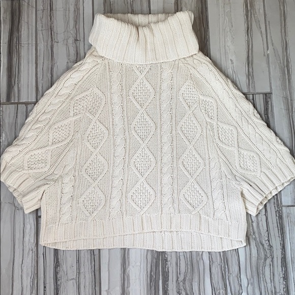 GAP Tops - Cropped Cable Stitched Sweater